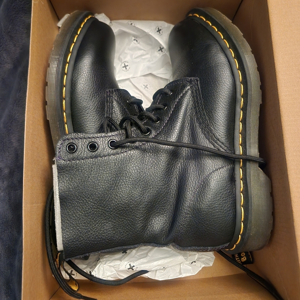 Womens 1460 Dr. Martens